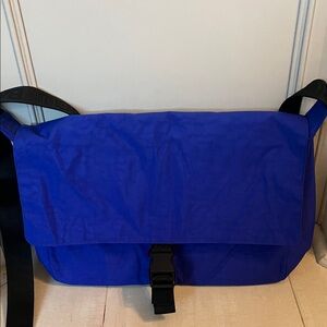 BAGGU Royal Blue Messenger Bag with Black Strap
